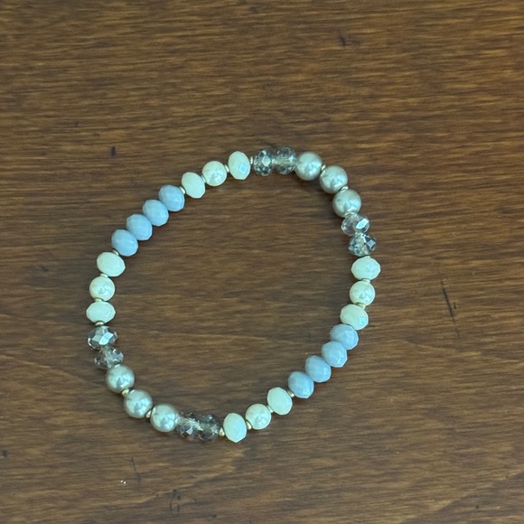 NWOT Silver and White Jewelry Set, Tiered Necklace and 4 Beaded Bracelets - Picture 7 of 16